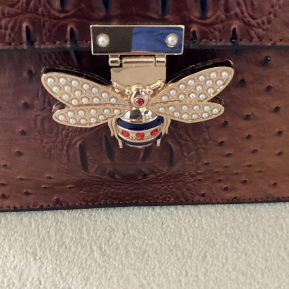 New.  Great with any outfit faux croc purse.  Includes wallet and shoulder strap - Picture 3 of 7